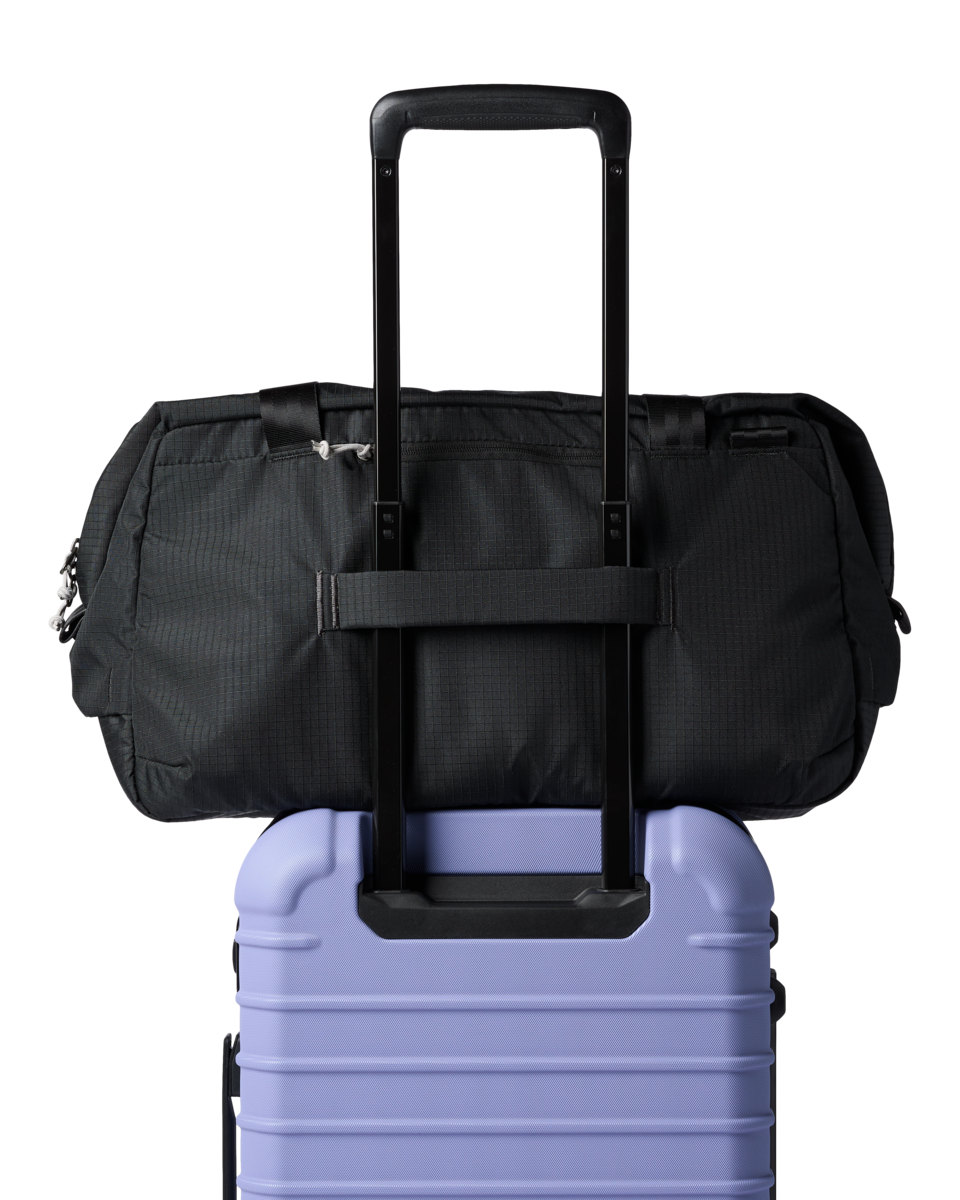 Viaje 45L Travel Duffel - Image 15