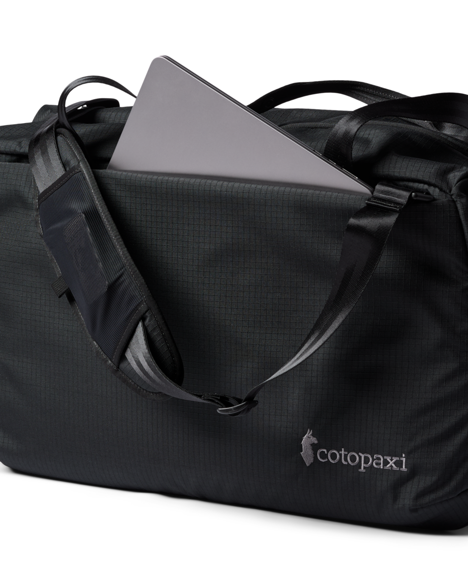 Viaje 45L Travel Duffel - Image 14